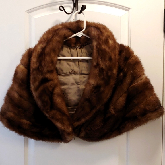 Jackets & Blazers - 😍EUC Antique/Vintage Real Fur Mink Shoulder Coat, Beautiful and Mint Condition